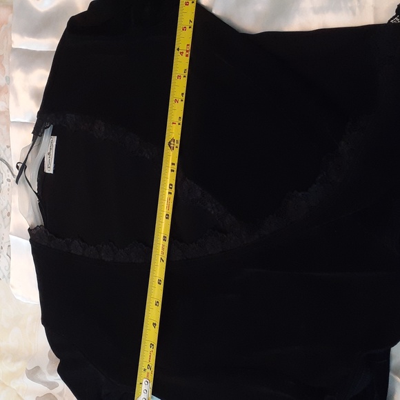 Patchington, size large, black deep v neck long sleeve top with lace det… - Picture 5 of 5